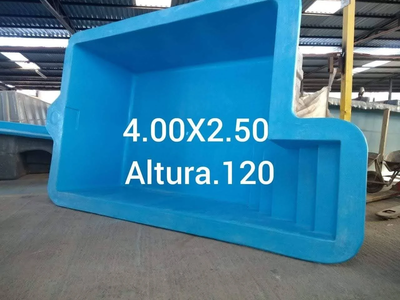 Vaso de fibra de vidrio de 4 por 2,5 metros